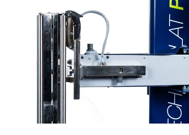 Sistema automatico pinza e taglio PW.jpg Sistema automatico pinza e taglio PW